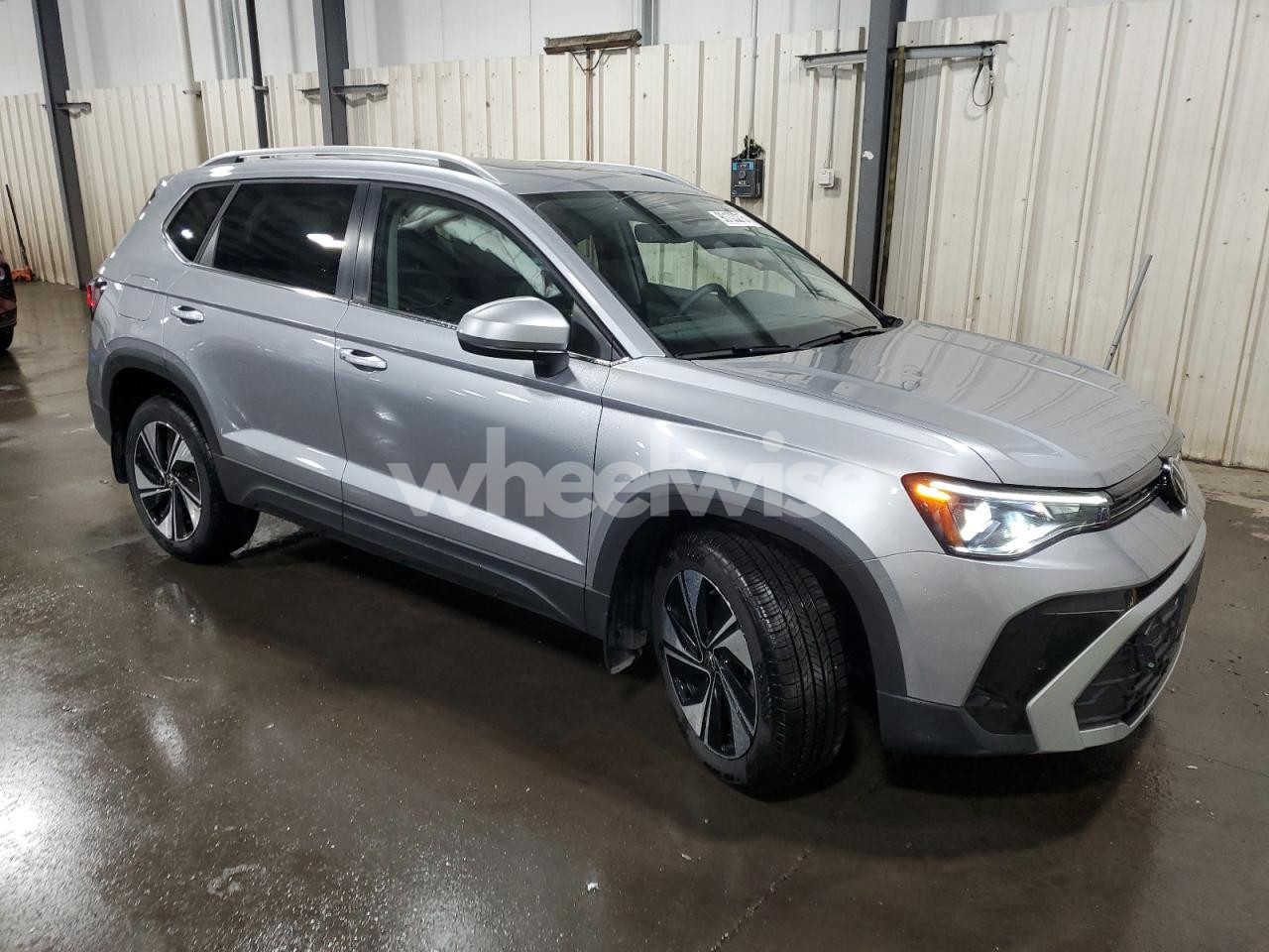 Photo 4 of 2025 VOLKSWAGEN TAOS SE N/A (VIN 3VVVC7B28SM006036)