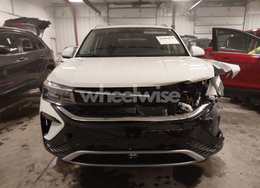 Photo 13 of 2023 Volkswagen Taos 1.5T SE (VIN 3VVVX7B20PM373721)