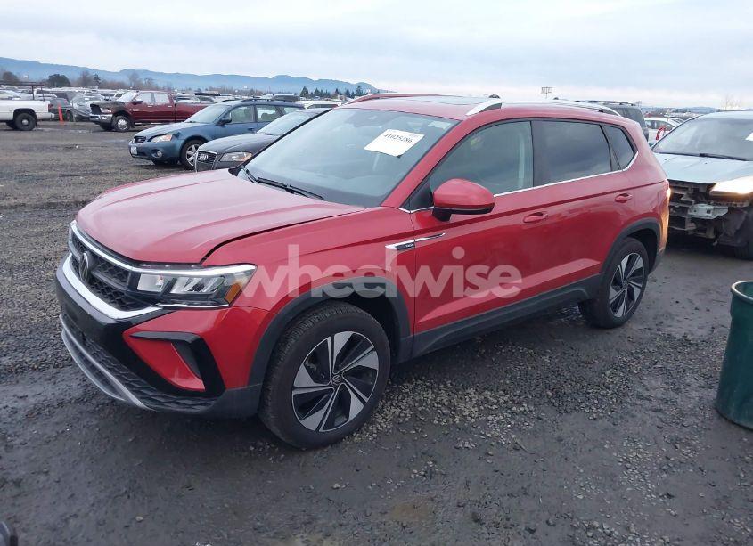 Photo 2 of 2024 Volkswagen Taos 1.5T SE (VIN 3VVVX7B20RM062812)