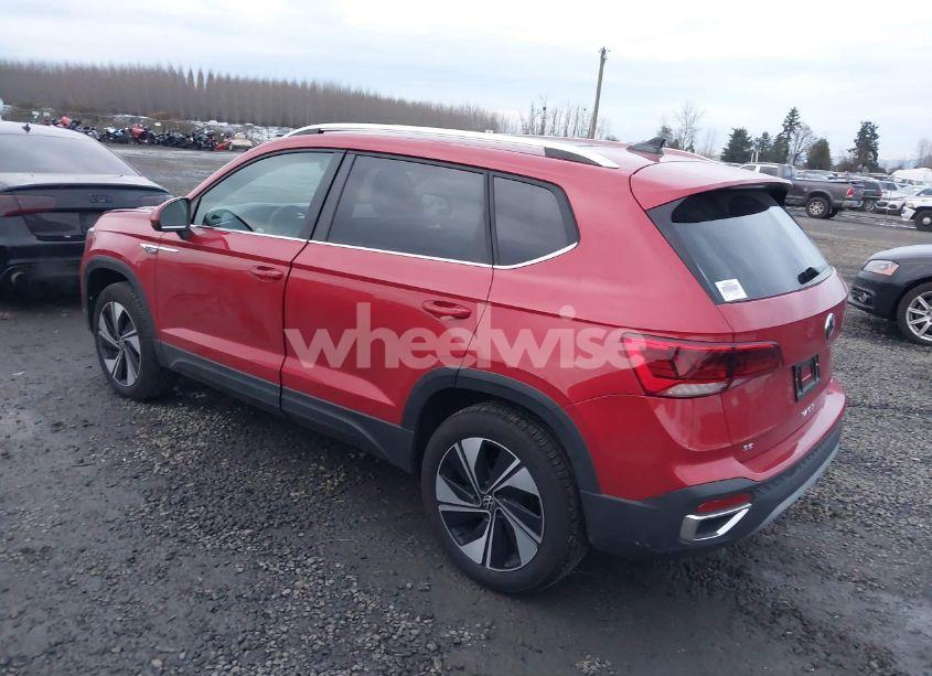 Photo 3 of 2024 Volkswagen Taos 1.5T SE (VIN 3VVVX7B20RM062812)
