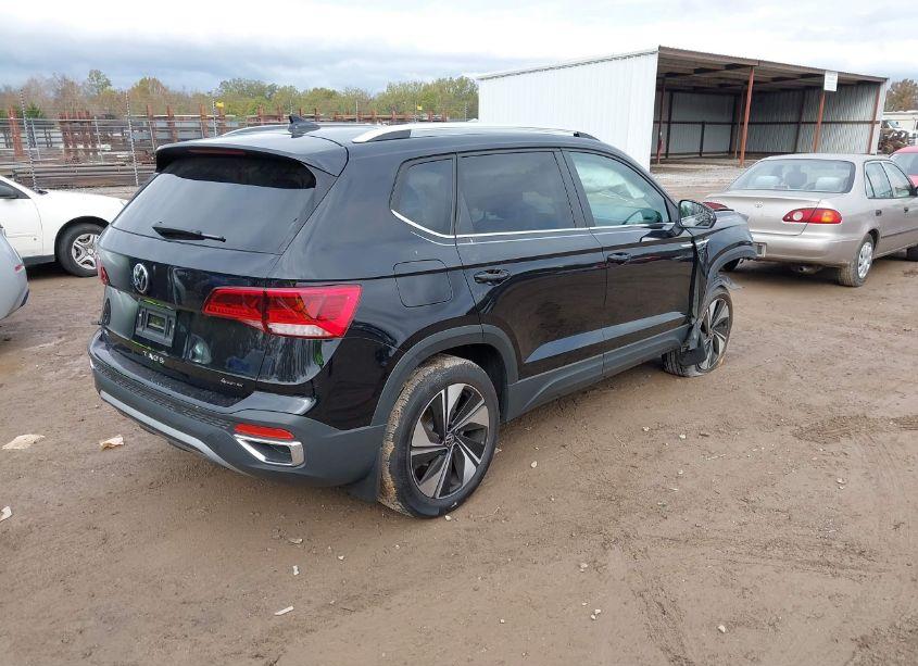 Photo 4 of 2024 Volkswagen Taos 1.5T SE (VIN 3VVVX7B21RM020049)