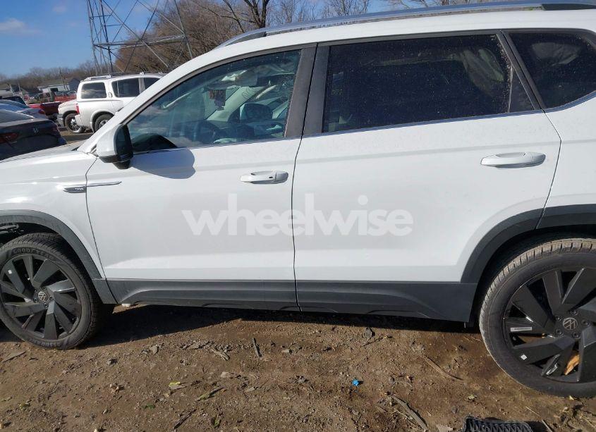 Photo 14 of 2024 Volkswagen Taos 1.5T SE (VIN 3VVVX7B22RM040522)