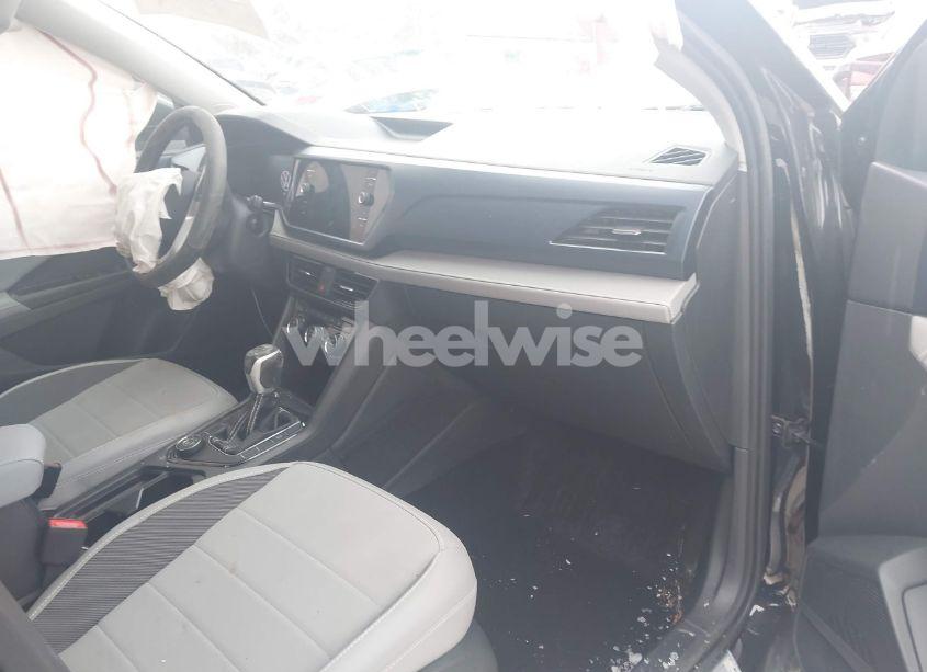 Photo 5 of 2024 Volkswagen Taos 1.5T SE (VIN 3VVVX7B23RM035832)