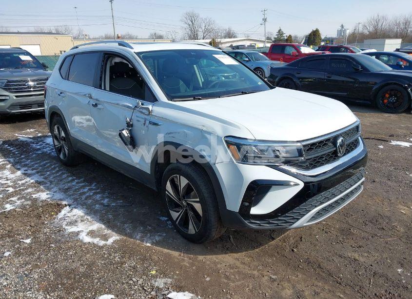 2024 Volkswagen Taos 1.5T SE (VIN 3VVVX7B23RM061220) main photo