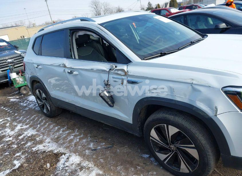 Photo 6 of 2024 Volkswagen Taos 1.5T SE (VIN 3VVVX7B23RM061220)