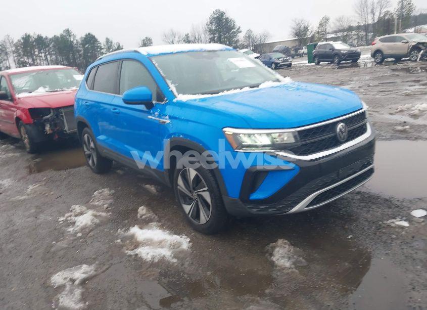 2024 Volkswagen Taos 1.5T SE (VIN 3VVVX7B24RM125488) main photo