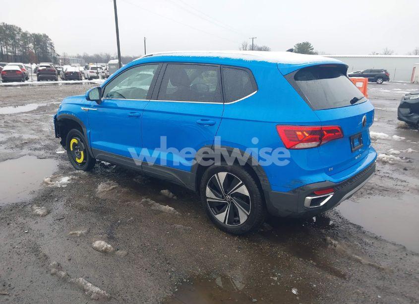 Photo 3 of 2024 Volkswagen Taos 1.5T SE (VIN 3VVVX7B24RM125488)