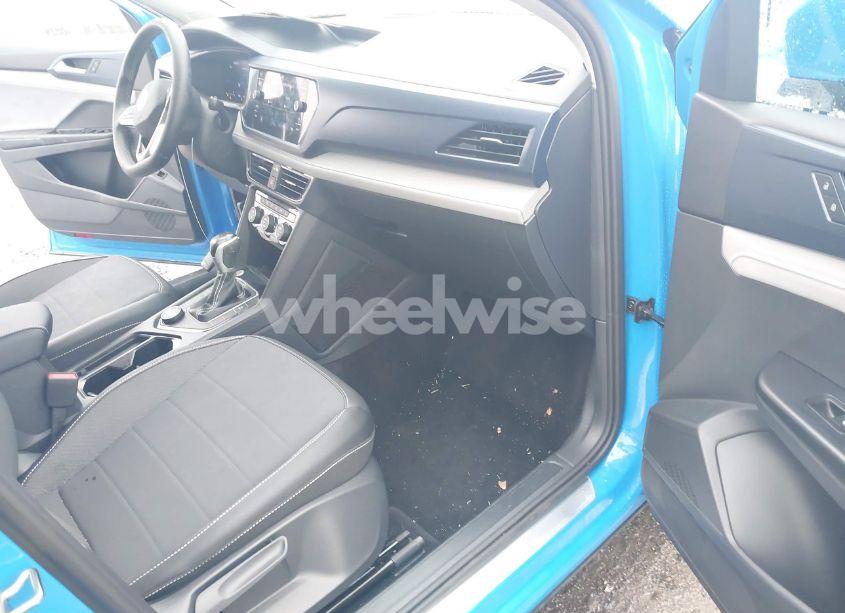 Photo 5 of 2024 Volkswagen Taos 1.5T SE (VIN 3VVVX7B24RM125488)