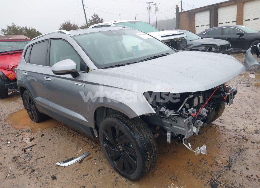 2024 Volkswagen Taos 1.5T SE (VIN 3VVVX7B27RM041262) main photo