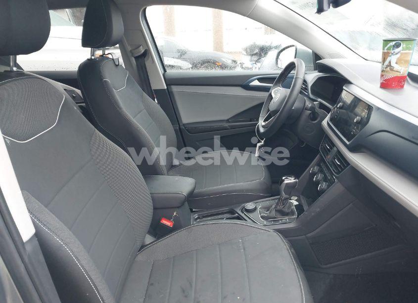 Photo 5 of 2024 Volkswagen Taos 1.5T SE (VIN 3VVVX7B27RM041262)