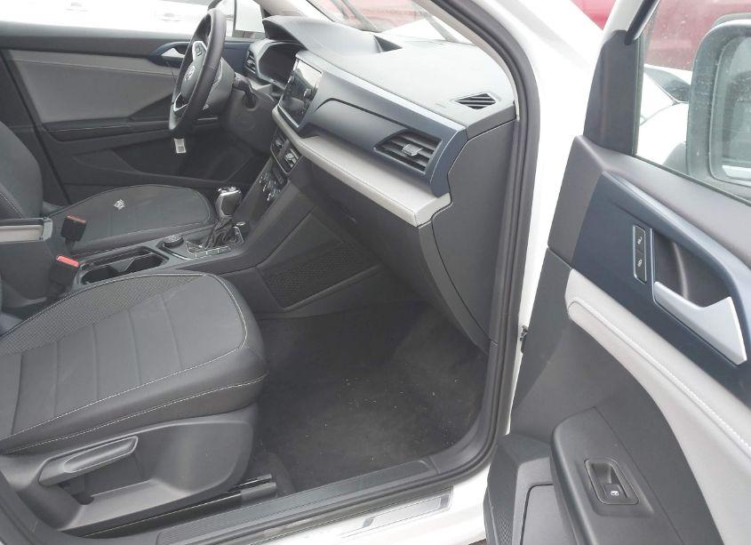 Photo 5 of 2024 Volkswagen Taos 1.5T SE (VIN 3VVVX7B27RM123198)