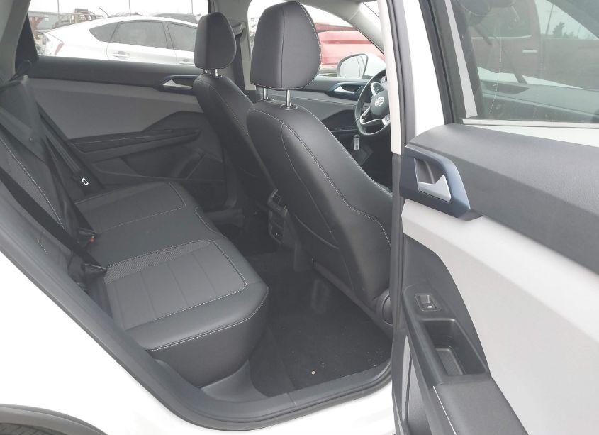 Photo 8 of 2024 Volkswagen Taos 1.5T SE (VIN 3VVVX7B27RM123198)