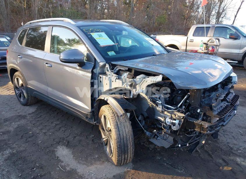 2024 Volkswagen Taos 1.5T SE (VIN 3VVVX7B28RM033316) main photo