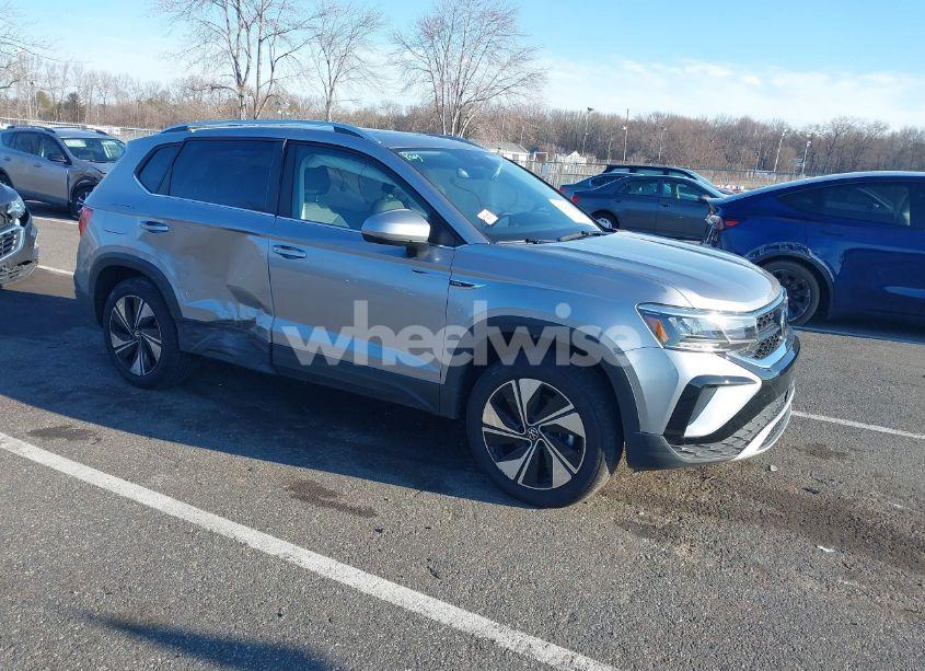 2024 Volkswagen Taos 1.5T SE (VIN 3VVVX7B29RM029646) main photo