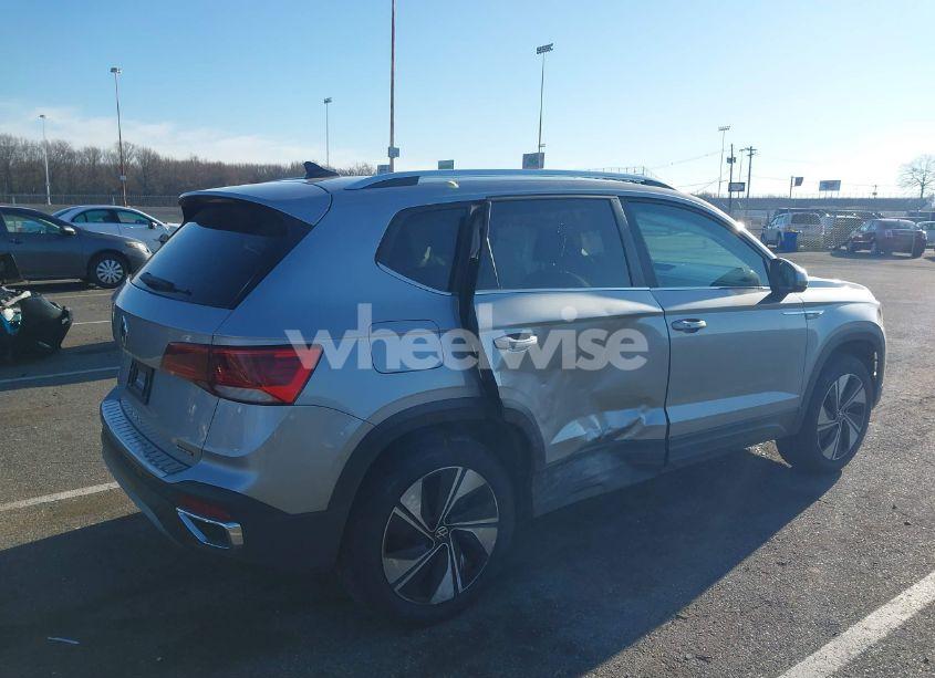 Photo 6 of 2024 Volkswagen Taos 1.5T SE (VIN 3VVVX7B29RM029646)