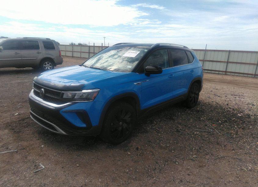 Photo 2 of 2023 Volkswagen Taos 1.5T SE (VIN 3VVVX7B2XPM362483)