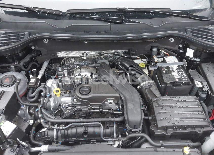 Photo 10 of 2024 Volkswagen Taos 1.5T SE (VIN 3VVVX7B2XRM068861)