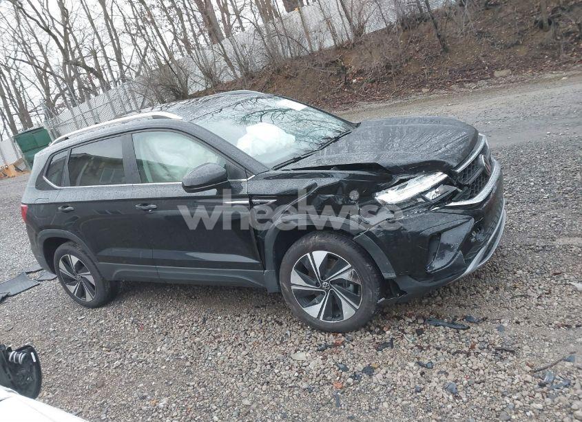 Photo 13 of 2024 Volkswagen Taos 1.5T SE (VIN 3VVVX7B2XRM068861)