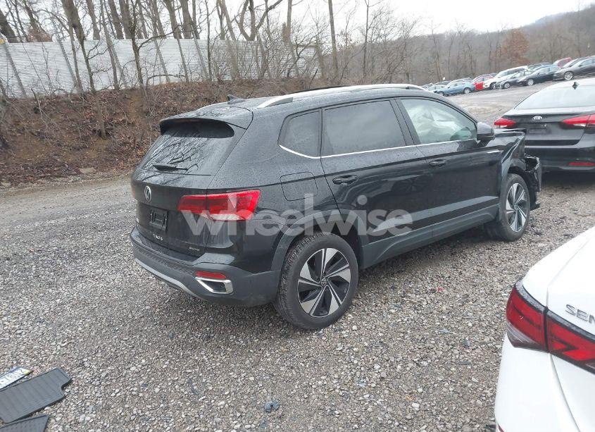 Photo 4 of 2024 Volkswagen Taos 1.5T SE (VIN 3VVVX7B2XRM068861)