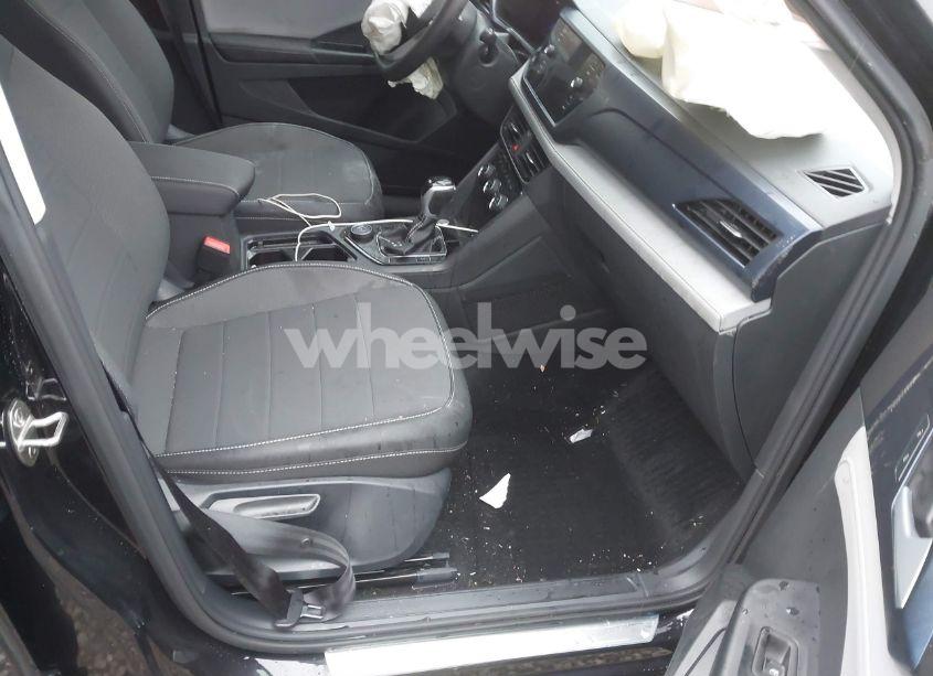 Photo 5 of 2024 Volkswagen Taos 1.5T SE (VIN 3VVVX7B2XRM068861)