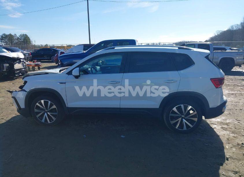 Photo 15 of 2022 Volkswagen Taos 1.5T SE (VIN 3VVWX7B20NM041456)