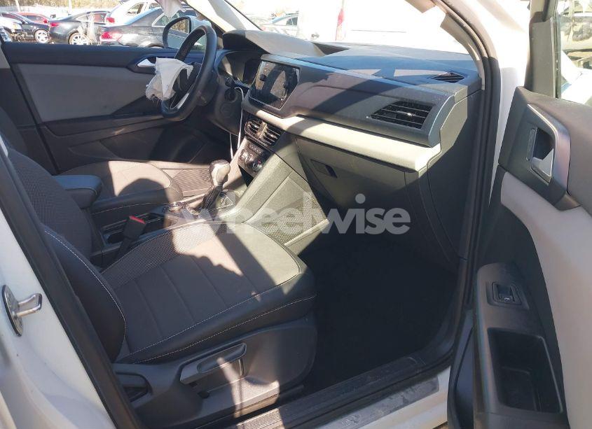 Photo 5 of 2022 Volkswagen Taos 1.5T SE (VIN 3VVWX7B20NM041456)