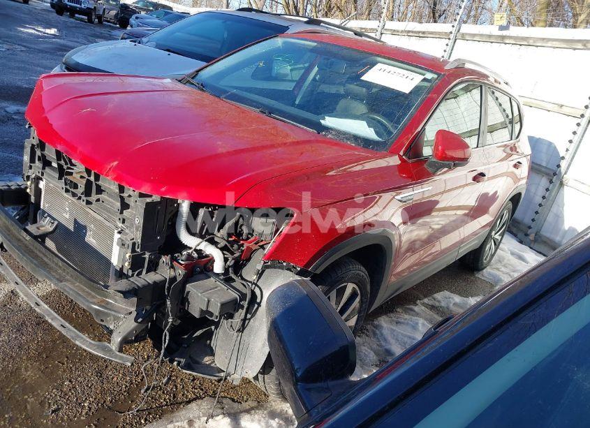 Photo 2 of 2022 Volkswagen Taos 1.5T SE (VIN 3VVWX7B21NM022365)