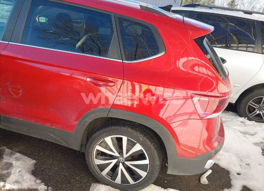 Photo 3 of 2022 Volkswagen Taos 1.5T SE (VIN 3VVWX7B21NM022365)