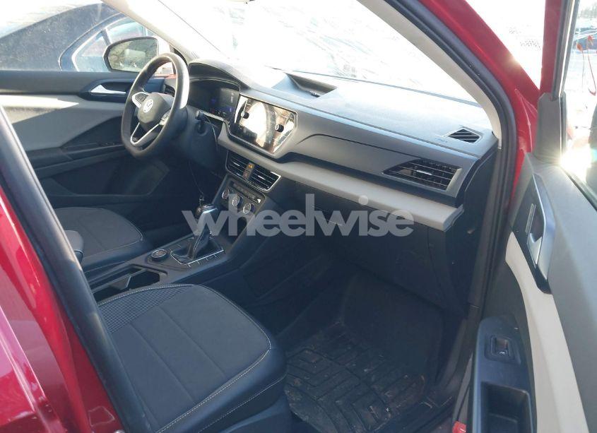 Photo 5 of 2022 Volkswagen Taos 1.5T SE (VIN 3VVWX7B21NM022365)