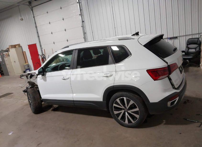 Photo 14 of 2022 Volkswagen Taos 1.5T SE (VIN 3VVWX7B21NM067449)