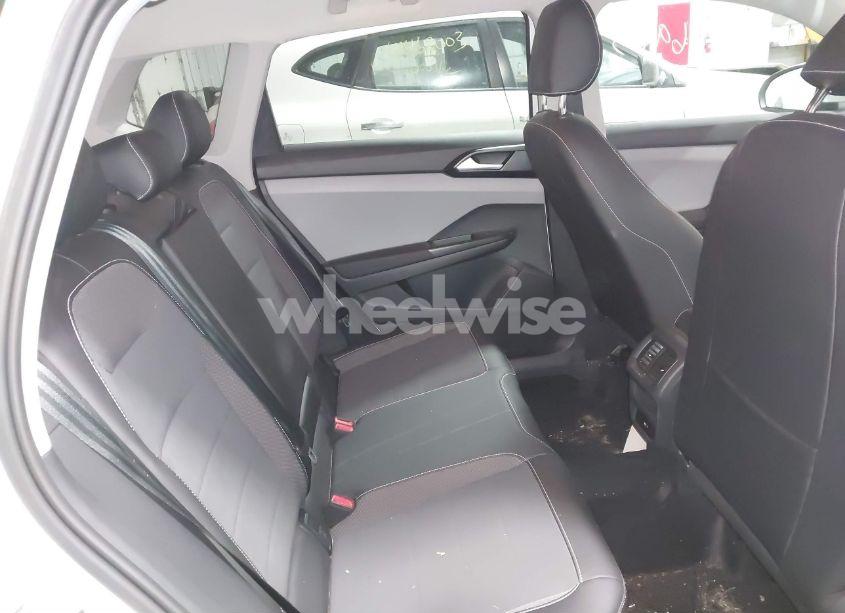 Photo 8 of 2022 Volkswagen Taos 1.5T SE (VIN 3VVWX7B21NM067449)
