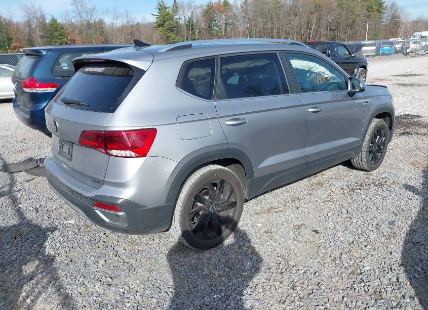 Photo 4 of 2022 Volkswagen Taos 1.5T SE (VIN 3VVWX7B22NM091873)