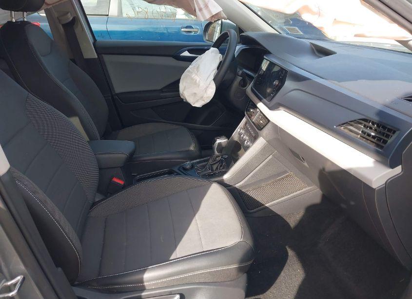 Photo 5 of 2022 Volkswagen Taos 1.5T SE (VIN 3VVWX7B22NM091873)