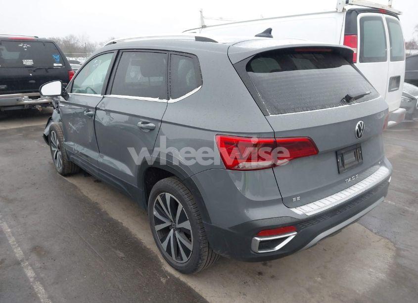 Photo 3 of 2022 Volkswagen Taos 1.5T SE (VIN 3VVWX7B22NM093560)