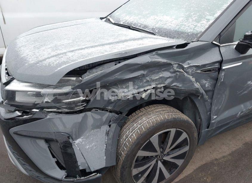 Photo 6 of 2022 Volkswagen Taos 1.5T SE (VIN 3VVWX7B22NM093560)