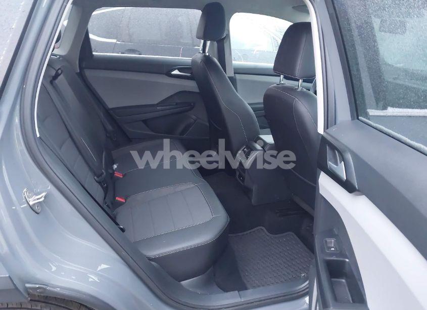 Photo 8 of 2022 Volkswagen Taos 1.5T SE (VIN 3VVWX7B22NM093560)
