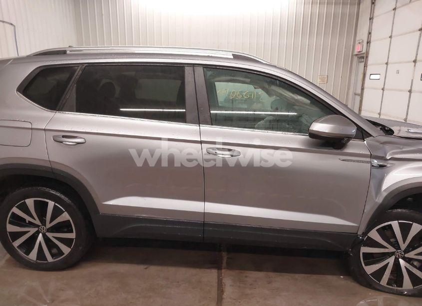 Photo 13 of 2022 Volkswagen Taos 1.5T SE (VIN 3VVWX7B23NM019080)