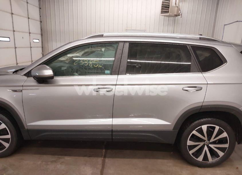 Photo 14 of 2022 Volkswagen Taos 1.5T SE (VIN 3VVWX7B23NM019080)
