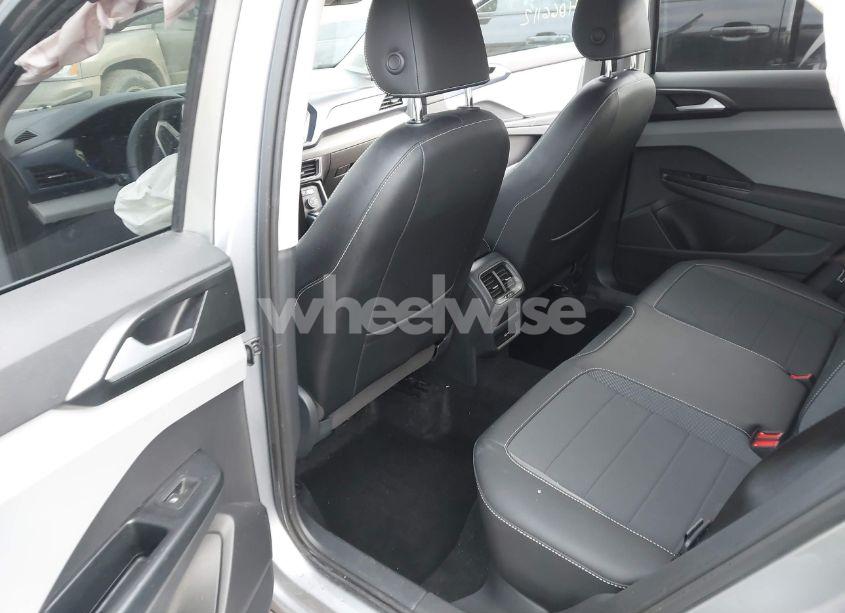 Photo 8 of 2022 Volkswagen Taos 1.5T SE (VIN 3VVWX7B23NM019080)