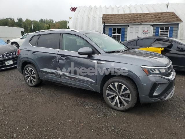 Photo 2 of 2022 VOLKSWAGEN TAOS SE (VIN 3VVWX7B25NM046605)