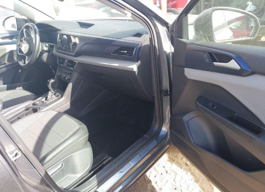 Photo 5 of 2022 Volkswagen Taos 1.5T SE (VIN 3VVWX7B25NM081029)