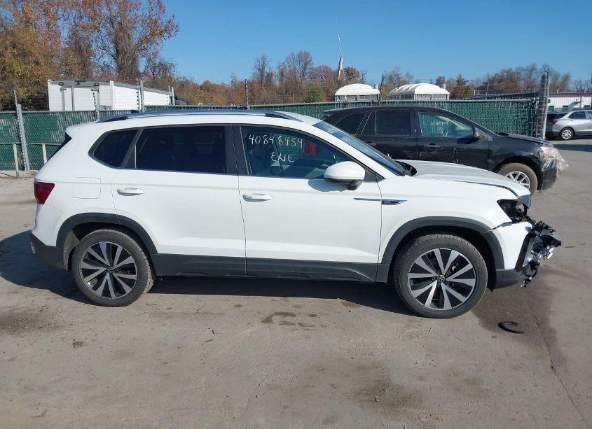 Photo 13 of 2022 Volkswagen Taos 1.5T SE (VIN 3VVWX7B27NM025254)