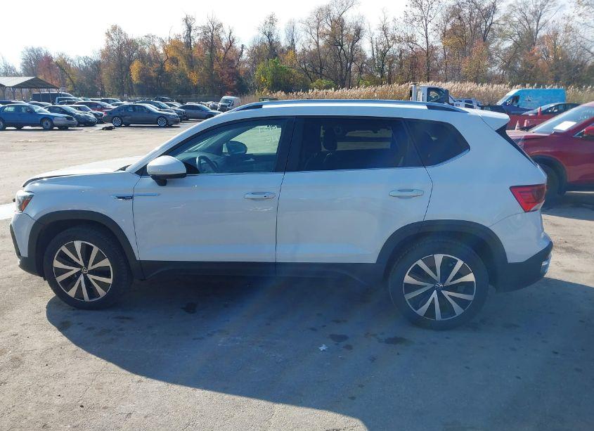 Photo 14 of 2022 Volkswagen Taos 1.5T SE (VIN 3VVWX7B27NM025254)