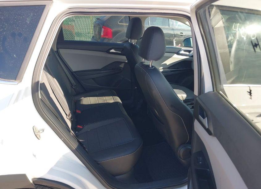 Photo 8 of 2022 Volkswagen Taos 1.5T SE (VIN 3VVWX7B27NM025254)