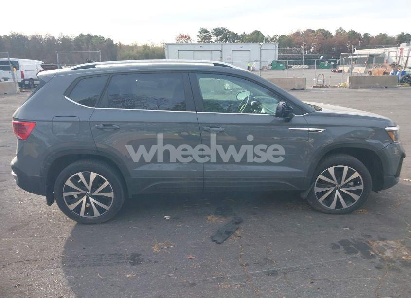 Photo 13 of 2022 Volkswagen Taos 1.5T SE (VIN 3VVYX7B24NM094718)