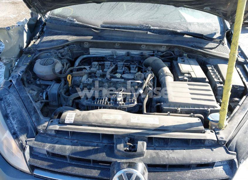 Photo 10 of 2017 Volkswagen Golf SPORTWAGEN TSI S (VIN 3VW017AU4HM533272)