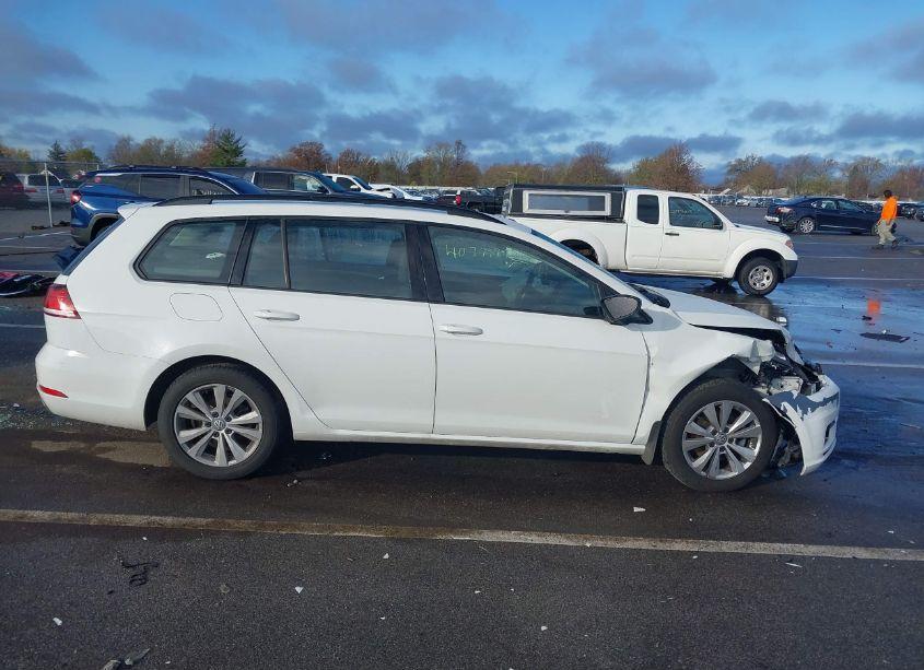Photo 13 of 2019 Volkswagen Golf SPORTWAGEN 1.8T S (VIN 3VW117AU0KM509577)