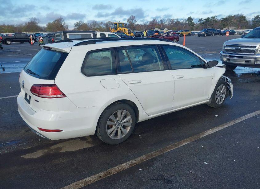 Photo 4 of 2019 Volkswagen Golf SPORTWAGEN 1.8T S (VIN 3VW117AU0KM509577)
