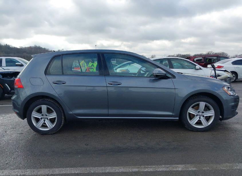 Photo 14 of 2017 Volkswagen Golf TSI S 4-DOOR/TSI WOLFSBURG EDITION 4-DOOR (VIN 3VW117AU2HM057561)