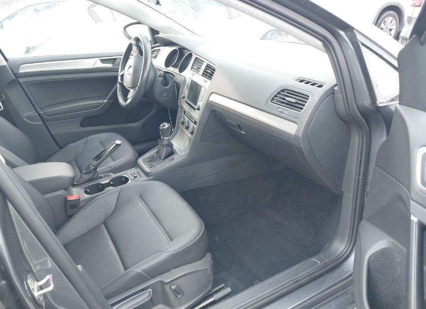 Photo 5 of 2017 Volkswagen Golf TSI S 4-DOOR/TSI WOLFSBURG EDITION 4-DOOR (VIN 3VW117AU2HM057561)